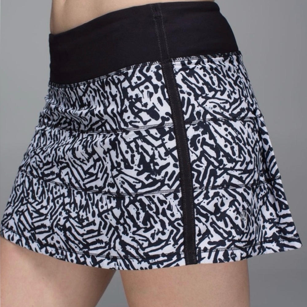Lululemon Pace Rival  Black & White Abstract Print Women's Skirt Skort Tennis